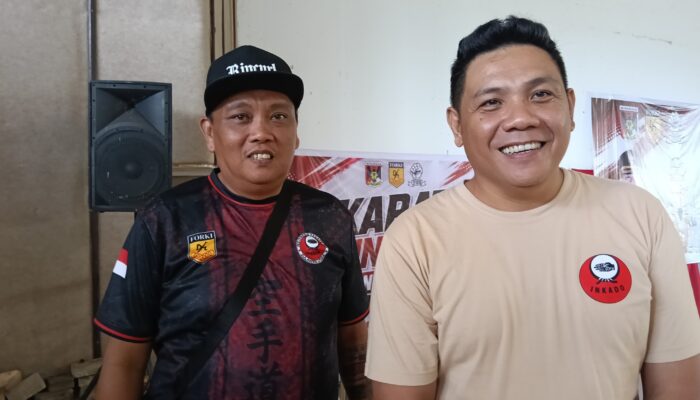 Ferdinand Mandagie (Pengurus Dojo) dan Sterry Runtuwene (Pelatih)
